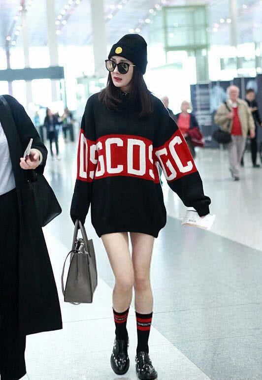 跟随杨幂的时尚脚步,探索自然美景与时尚穿搭的和谐之旅