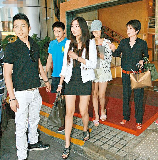 谢中凡,时代先锋的崛起与影响——最新消息分析