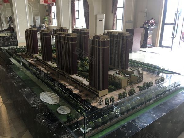 晖祥江山最新工程进度，家的温暖与友情的深度展现。