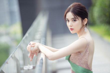 演员周韵引领科技之旅,智能体验大揭秘!